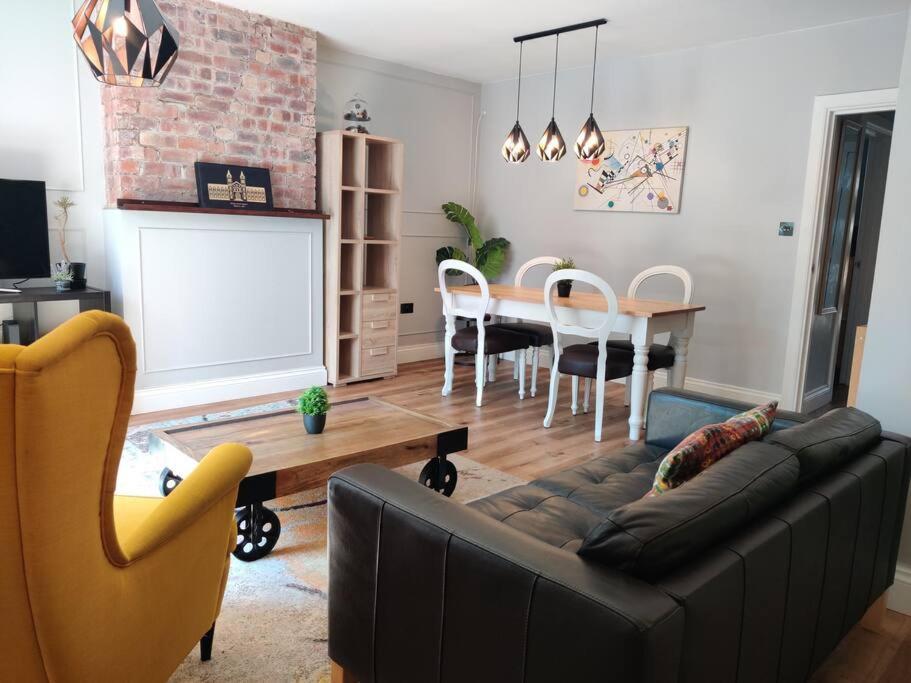Апартаменты Lovely House In Great Location Манчестер